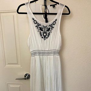 Forever 21 White Floral Summer Midi Dress (S)